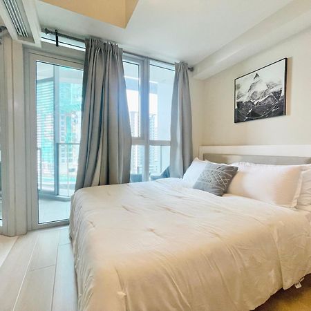 Uptown Parksuites Bgc Taguig Exterior photo