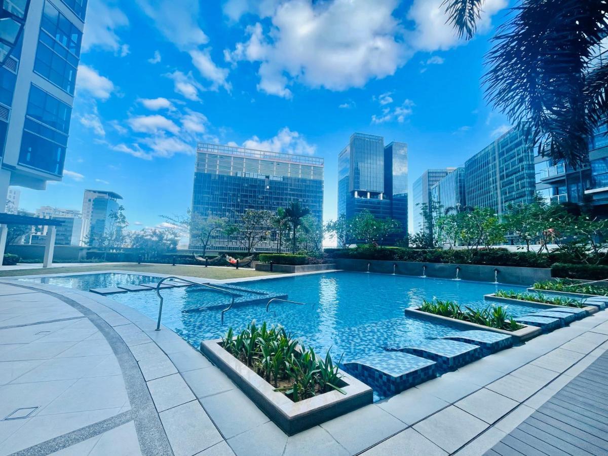 Uptown Parksuites Bgc Taguig Exterior photo