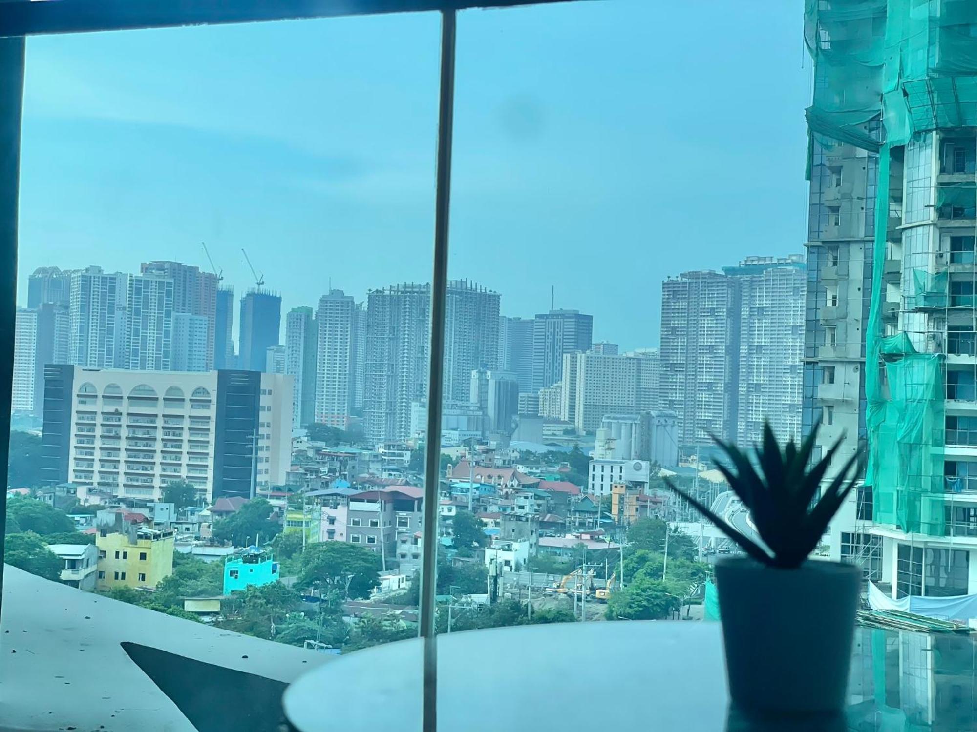 Uptown Parksuites Bgc Taguig Exterior photo
